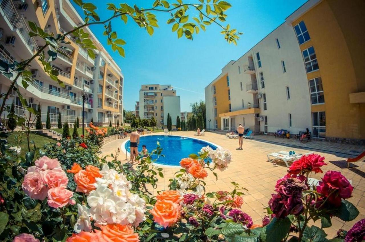 Fort Noks - Menada Apartments Sveti Vlas Eksteriør bilde
