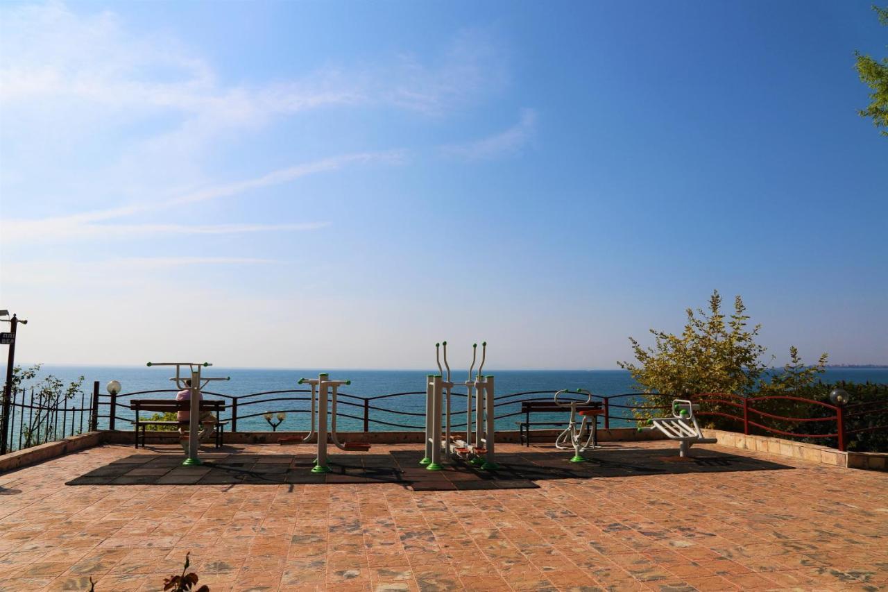 Fort Noks - Menada Apartments Sveti Vlas Eksteriør bilde