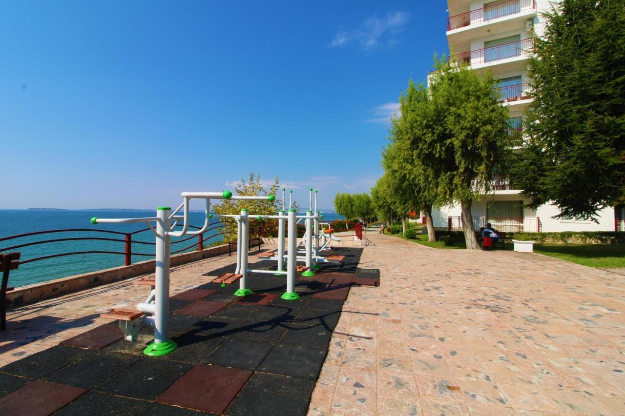 Fort Noks - Menada Apartments Sveti Vlas Eksteriør bilde