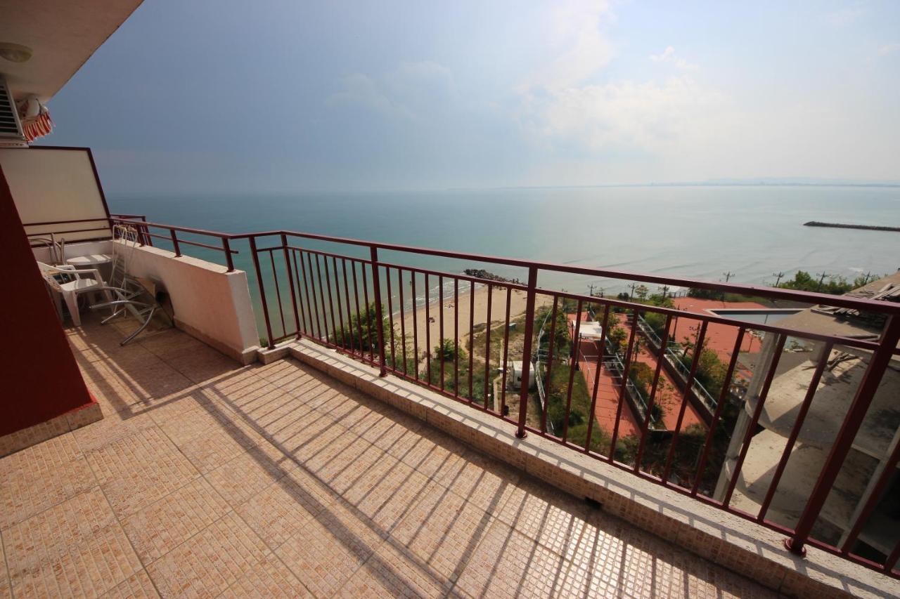 Fort Noks - Menada Apartments Sveti Vlas Eksteriør bilde